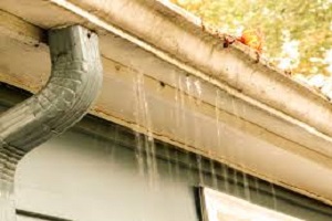Leaking gutter repairs Manchester