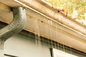 Leaking gutter repairs Manchester